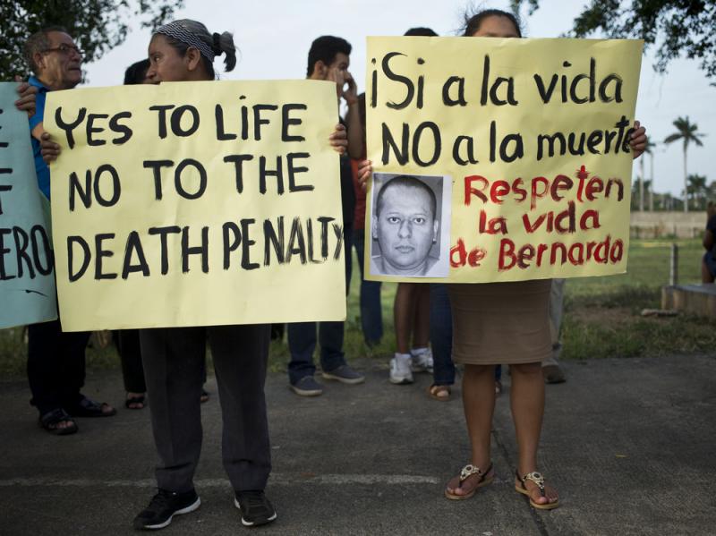 Members of the Nicaraguan Human Rights Center, CENIDH, hold signs against the execution in the U.S. of Nicaraguan Bernardo Aban Tercero in Managua, Nicaragua. Members of the Nicaraguan Human Rights Center, CENIDH, hold signs against the execution in the U.S. of Nicaraguan Bernardo Aban Tercero in Managua, Nicaragua.