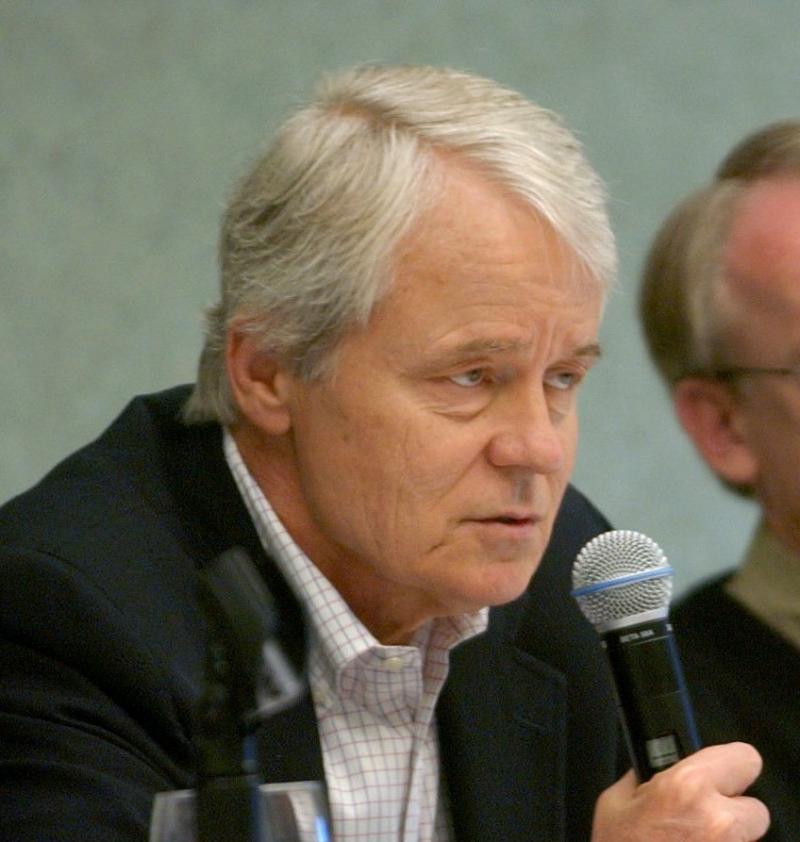 John Carroll, then executive vice president and editor of The Los Angeles Times, speaking at a panel discussion with fellow editors in 2003. Carroll died Sunday at age 73. John Carroll, then executive vice president and editor of The Los Angeles Times, speaking at a panel discussion with fellow editors in 2003. Carroll died Sunday at age 73.