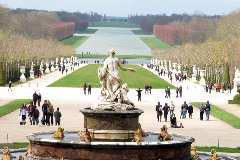 Andre Le Notre pumped in water from the Seine River to create the Grand Canal at Chateau of Versailles. Andre Le Notre pumped in water from the Seine River to create the Grand Canal at Chateau of Versailles.