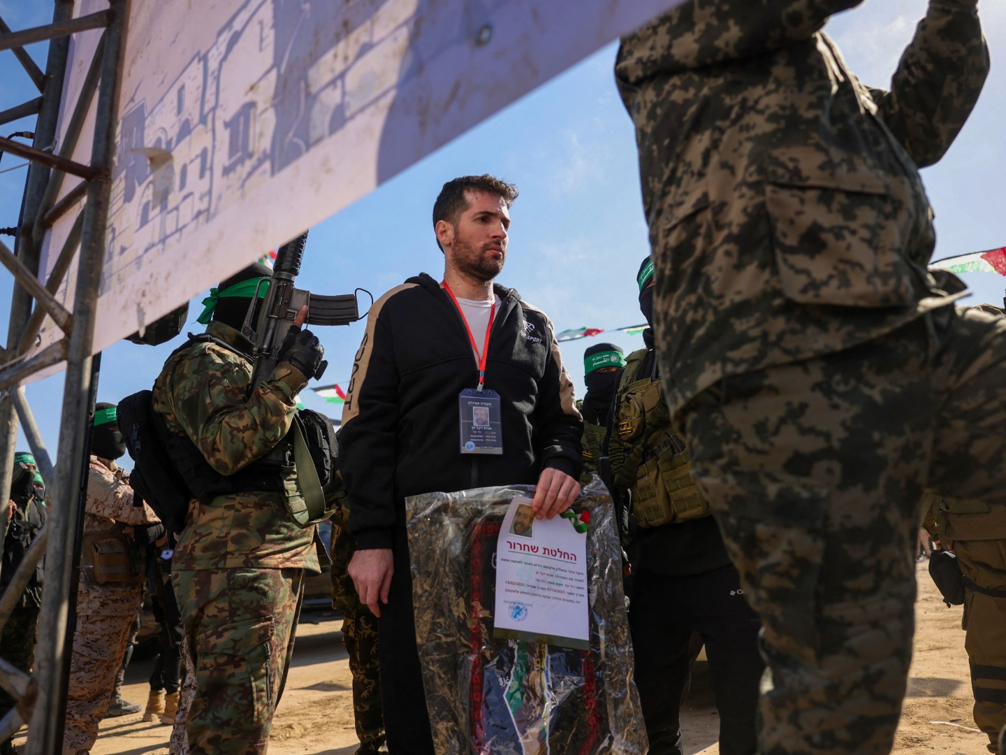 TOPSHOT-PALESTINIAN-ISRAEL-CONFLICT-GAZA-HOSTAGE