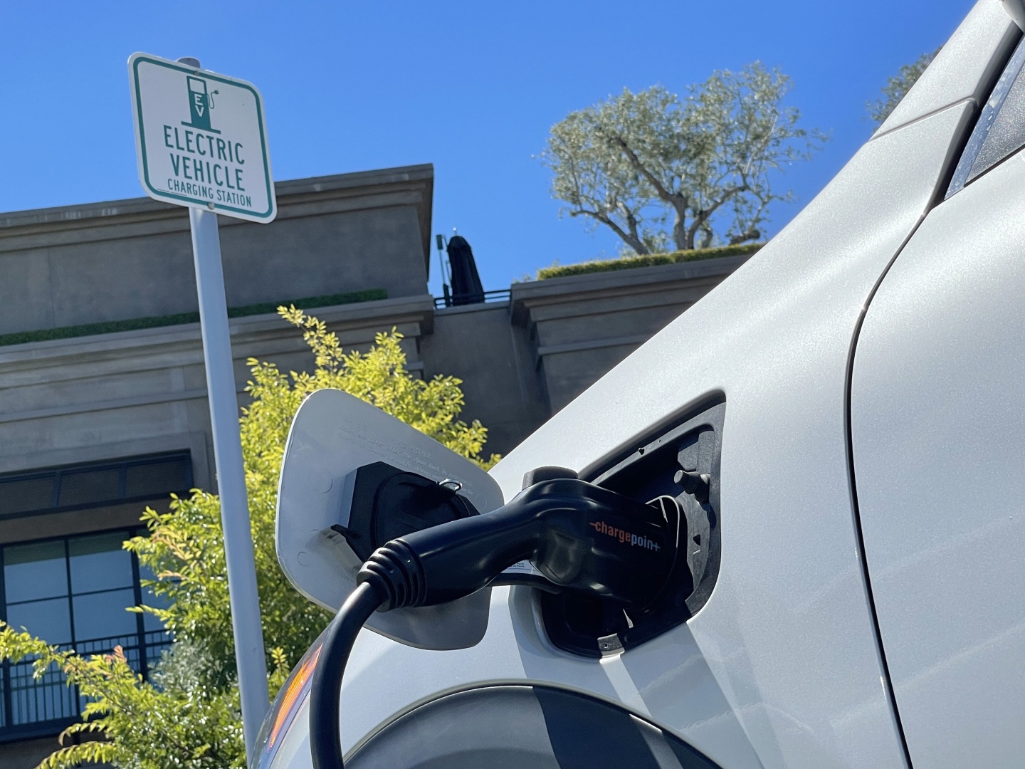 Average Price Of Electric Vehicles Rises, As Supply Costs Continue To Increase