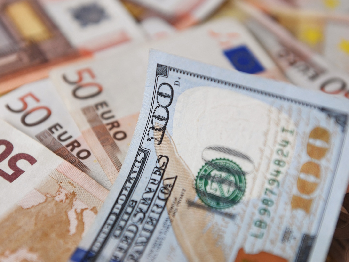 COLOMBIA-BUSINESS-EURO-DOLLAR