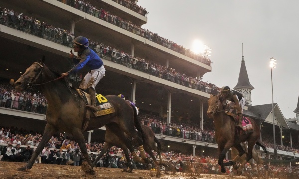 APTOPIX Kentucky Derby Horse Racing