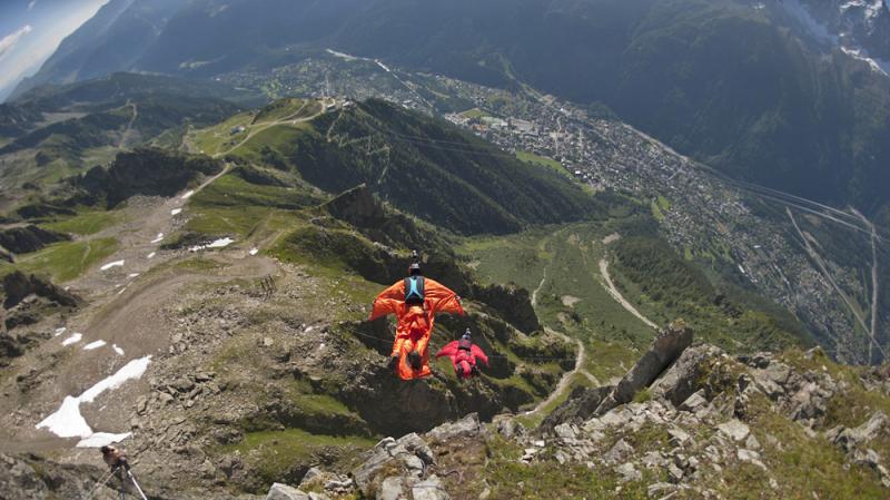 In 2012, these two base jumpers wearing wingsuits were high above Chamonix in the French Alps. In 2012, these two base jumpers wearing wingsuits were high above Chamonix in the French Alps.