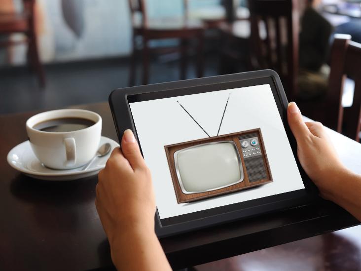 Aereo allows users to connect to a distant antenna — a tiny device that acts like an old set of rabbit ears — and watch broadcast TV channels on their computer, tablet or smartphone. Currently the service is available only in New York City, and it's e Aereo allows users to connect to a distant antenna — a tiny device that acts like an old set of rabbit ears — and watch broadcast TV channels on their computer, tablet or smartphone. Currently the service is available only in New York City, and it's e