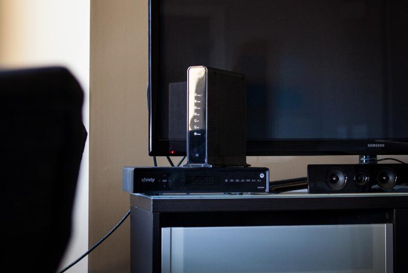 A study by two U.S. senators estimated that 99 percent of cable TV subscribers rent their set-top boxes and pay on average $231 a year to do so. A study by two U.S. senators estimated that 99 percent of cable TV subscribers rent their set-top boxes and pay on average $231 a year to do so.