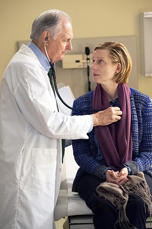 Laura Linney and Alan Alda star in The Big C, now in its fourth season on Showtime. Linney took on the role not long before her own father died of cancer. Laura Linney and Alan Alda star in The Big C, now in its fourth season on Showtime. Linney took on the role not long before her own father died of cancer.