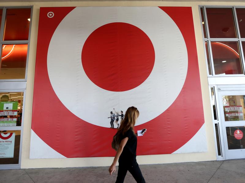 The security breaches at Target and Neiman Marcus have raised questions over how quickly companies are required to disclose that customer information was hacked. The security breaches at Target and Neiman Marcus have raised questions over how quickly companies are required to disclose that customer information was hacked.