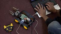 Ahmad "Harvester" Heidar is a computer software engineer whose work for the Syrian rebels includes sweeping the hard drives of detained anti-government activists, and trying to develop a robot that will help extract sniper victims in Syria. Turkish offici Ahmad "Harvester" Heidar is a computer software engineer whose work for the Syrian rebels includes sweeping the hard drives of detained anti-government activists, and trying to develop a robot that will help extract sniper victims in Syria. Turkish offici