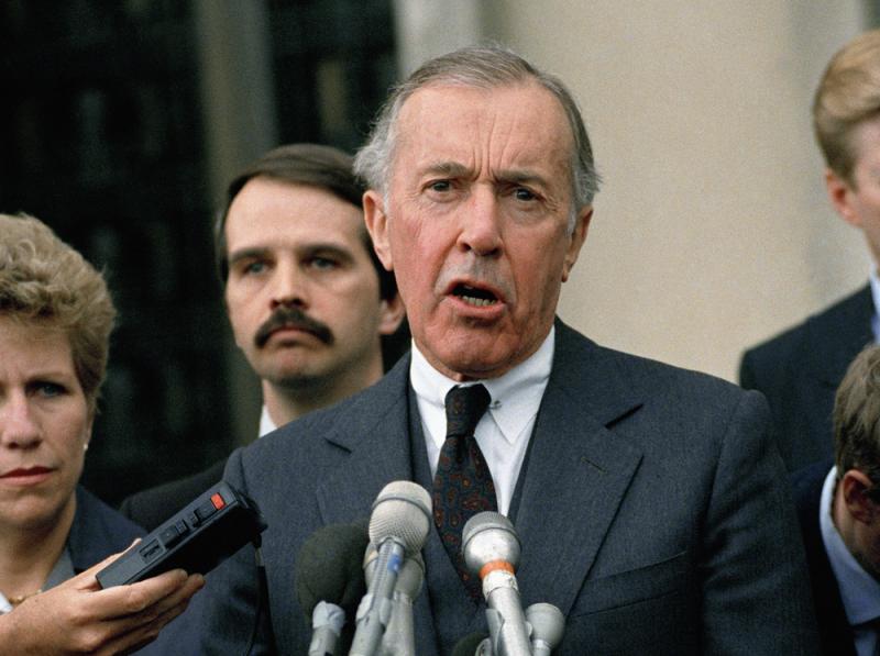 Iran-Contra special prosecutor Lawrence Walsh speaks to reporters in 1989. Iran-Contra special prosecutor Lawrence Walsh speaks to reporters in 1989.