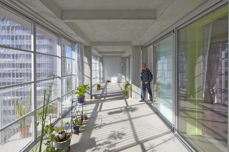 Winter gardens and balconies were added to expand living space in social buildings in Bordeaux in 2017. Winter gardens and balconies were added to expand living space in social buildings in Bordeaux in 2017.