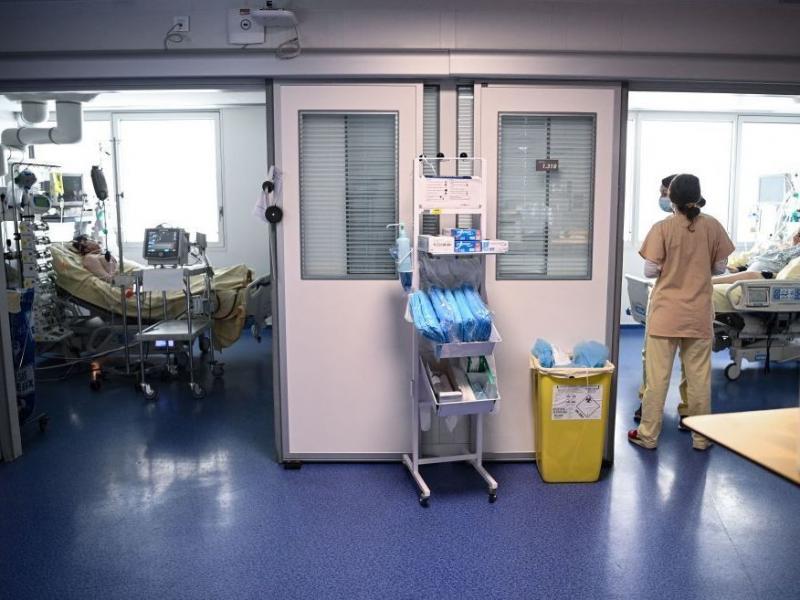 Medical staff tend to COVID-19 patients at the Georges Pompidou European Hospital in Paris in April. Medical staff tend to COVID-19 patients at the Georges Pompidou European Hospital in Paris in April.