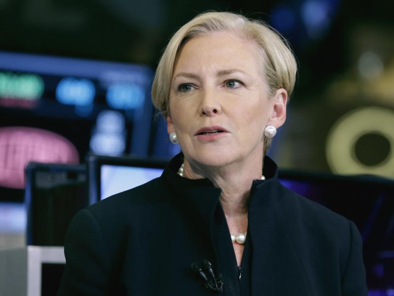 Ellen Kullman is one of the four women on the Goldman Sachs board of directors. The former DuPont CEO says she has developed a network of female executives and is giving recommendations to companies looking for female board members. Ellen Kullman is one of the four women on the Goldman Sachs board of directors. The former DuPont CEO says she has developed a network of female executives and is giving recommendations to companies looking for female board members.