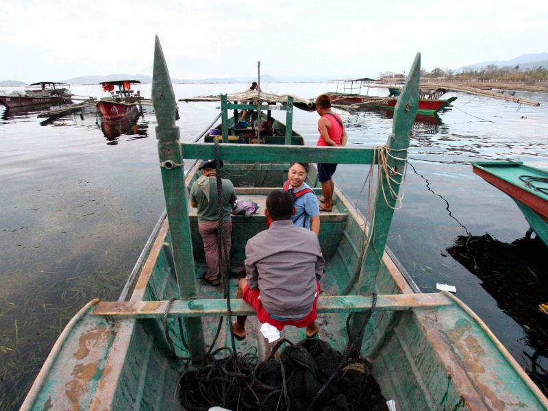 Fishermen head to Taal Volcano Island to rescue their horses and other livestock in Talisay, Batangas, on Sunday. Fishermen head to Taal Volcano Island to rescue their horses and other livestock in Talisay, Batangas, on Sunday.