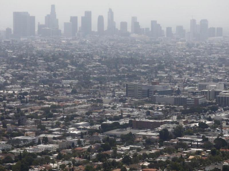 Smog is common not only in Los Angeles but also in cities across the country. New research finds that long-term exposure to high levels of air pollution may be as harmful to the lungs as smoking. Smog is common not only in Los Angeles but also in cities across the country. New research finds that long-term exposure to high levels of air pollution may be as harmful to the lungs as smoking.