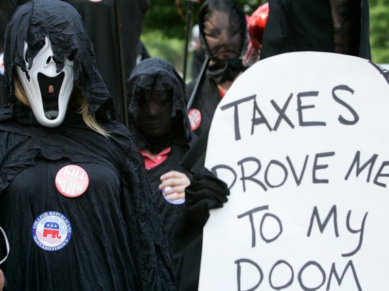 Members of the College Republican National Committee demonstrated against the estate tax in Washington in 2006. The tax was eliminated in 2010 but was reinstated a year later. Members of the College Republican National Committee demonstrated against the estate tax in Washington in 2006. The tax was eliminated in 2010 but was reinstated a year later.