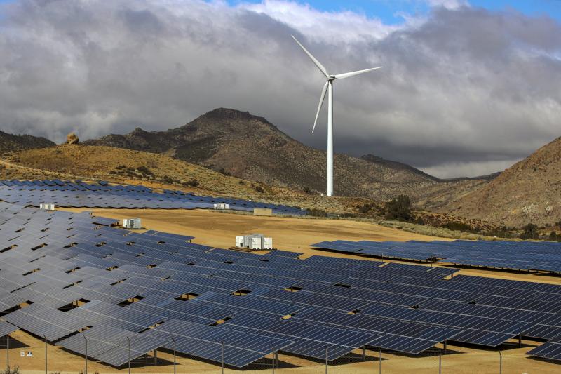 Solar and wind power projects have been booming in California, like the Pine Tree Wind Farm and Solar Power Plant in the Tehachapi Mountains, but that doesn't mean fossil fuels are fading away quickly. Solar and wind power projects have been booming in California, like the Pine Tree Wind Farm and Solar Power Plant in the Tehachapi Mountains, but that doesn't mean fossil fuels are fading away quickly.