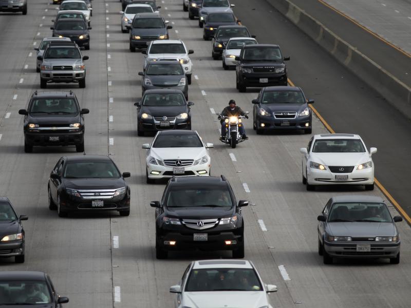 Morning traffic fills a freeway in Los Angeles. Seventeen automakers signed a letter to the Trump administration and California Gov. Gavin Newsom saying they want one set of policies to reduce greenhouse gases and make cars more fuel efficient. Morning traffic fills a freeway in Los Angeles. Seventeen automakers signed a letter to the Trump administration and California Gov. Gavin Newsom saying they want one set of policies to reduce greenhouse gases and make cars more fuel efficient.
