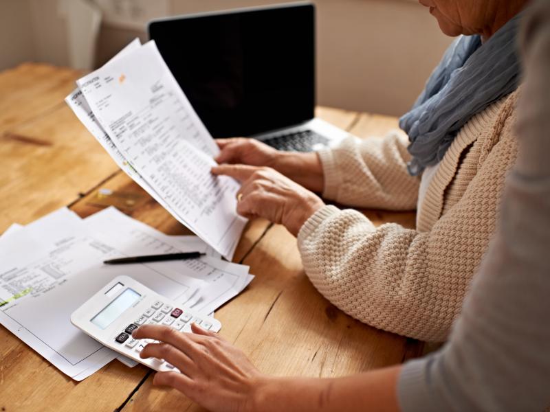 Surprise bills happen when patients go to a hospital they think is in their insurance network but are seen by doctors or specialists who aren't. Surprise bills happen when patients go to a hospital they think is in their insurance network but are seen by doctors or specialists who aren't.