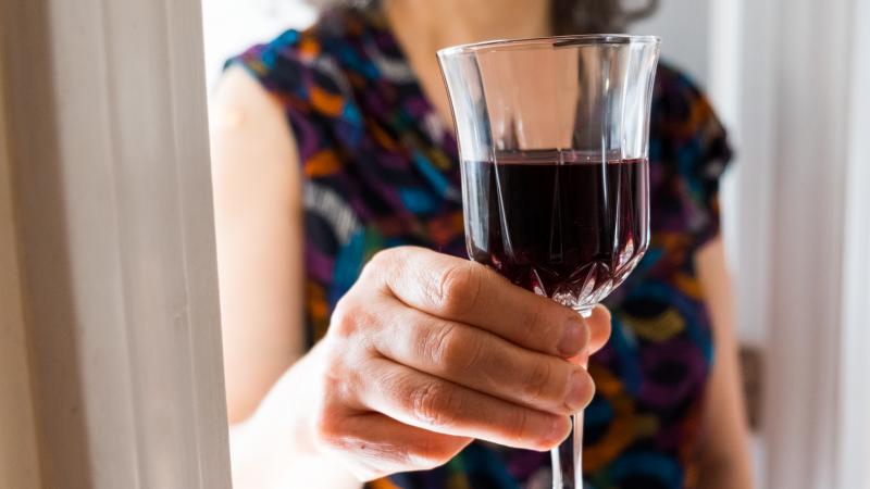 People are wondering if alcohol in between vaccine doses might have an impact on your body's reaction to the vaccination. People are wondering if alcohol in between vaccine doses might have an impact on your body's reaction to the vaccination.