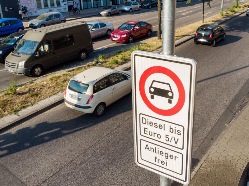 A road sign on Hamburg's Max-Brauer-Allee warns motorists that older diesel vehicles are banned from using this stretch of road. Hamburg is the first German city to ban older diesel vehicles. A road sign on Hamburg's Max-Brauer-Allee warns motorists that older diesel vehicles are banned from using this stretch of road. Hamburg is the first German city to ban older diesel vehicles.