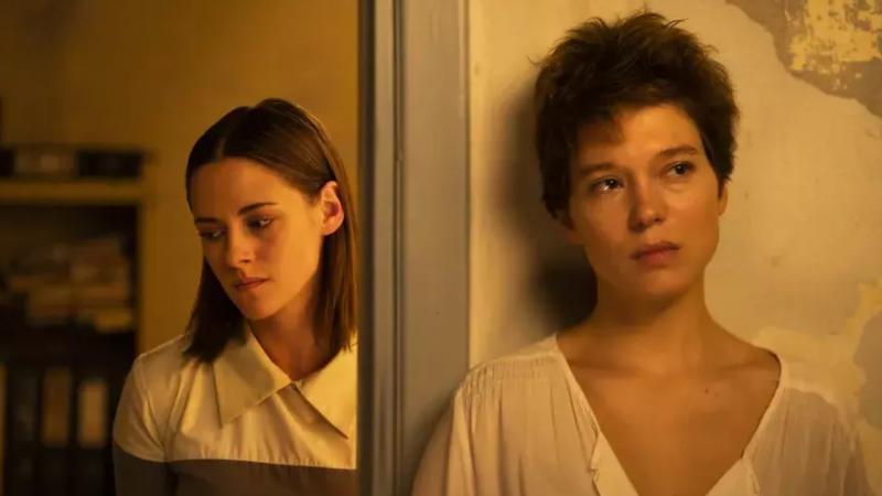 Kristen Stewart (left) is a fan of the surgery Léa Seydoux performs in Crimes of the Future. Kristen Stewart (left) is a fan of the surgery Léa Seydoux performs in Crimes of the Future.