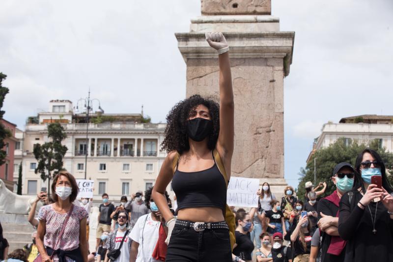 Hundreds of people demonstrated in Piazza del Popolo in Rome against racism, part of a global wave of protests following the death of George Floyd in Minneapolis. A police officer is being charged with second degree murder. Hundreds of people demonstrated in Piazza del Popolo in Rome against racism, part of a global wave of protests following the death of George Floyd in Minneapolis. A police officer is being charged with second degree murder.
