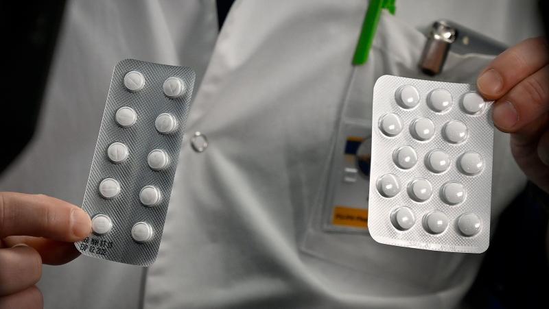 Medical staff in Marseille, France show packets of a Nivaquine, tablets containing chloroquine and Plaqueril, tablets containing hydroxychloroquine. Medical staff in Marseille, France show packets of a Nivaquine, tablets containing chloroquine and Plaqueril, tablets containing hydroxychloroquine.