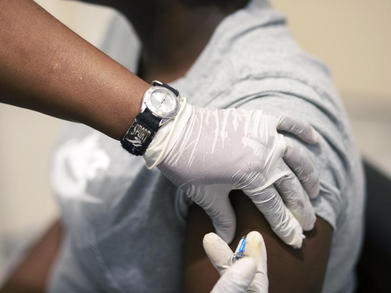 Several lines of evidence now suggest that two common vaccines against respiratory illnesses can help protect against Alzheimer's, too. How much brain protection they offer will require more intensive study to quantify, scientists say. Several lines of evidence now suggest that two common vaccines against respiratory illnesses can help protect against Alzheimer's, too. How much brain protection they offer will require more intensive study to quantify, scientists say.