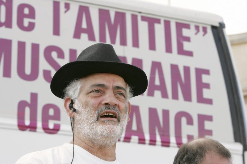 Rabbi Michel Serfaty and his French Jewish Muslim Friendship Association works with many young people in poor neighborhoods. Rabbi Michel Serfaty and his French Jewish Muslim Friendship Association works with many young people in poor neighborhoods.