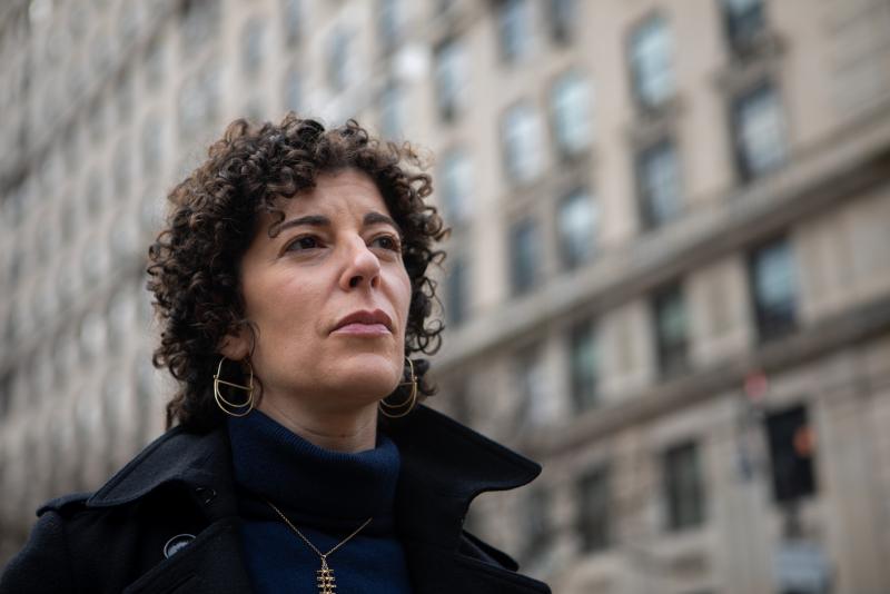 When Alexa Kasdan's sore throat lingered for more than a week, she went to her doctor. The doctor sent her throat swab and blood draw to an out-of-network lab for sophisticated DNA tests, resulting in a $28,395.50 bill. When Alexa Kasdan's sore throat lingered for more than a week, she went to her doctor. The doctor sent her throat swab and blood draw to an out-of-network lab for sophisticated DNA tests, resulting in a $28,395.50 bill.
