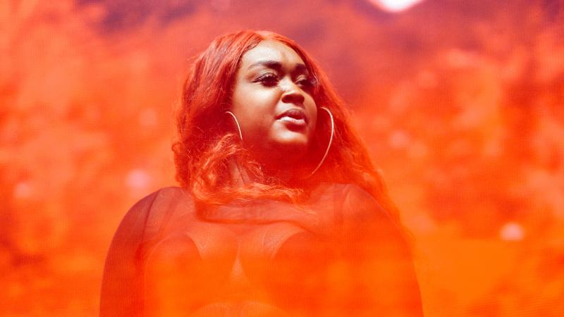 cupcakKe switches her flow up so many times that "Discounts" is a raunchy and hilarious three-minute shopper bargain. cupcakKe switches her flow up so many times that "Discounts" is a raunchy and hilarious three-minute shopper bargain.