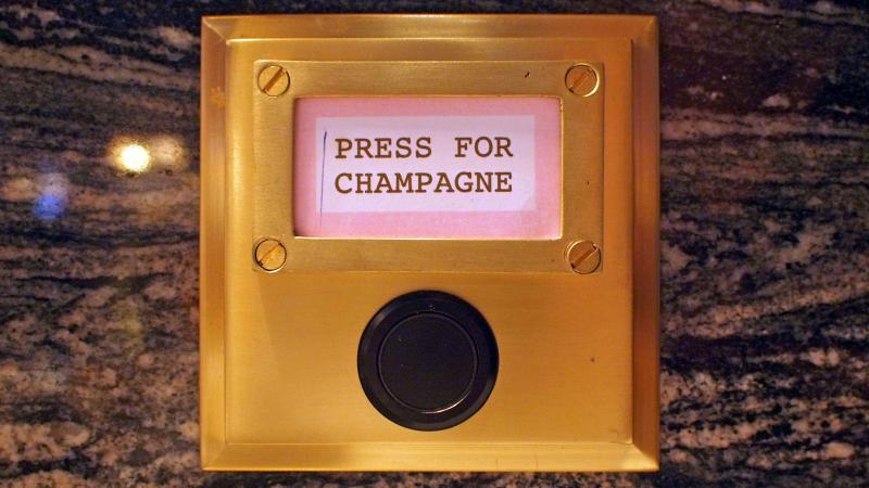 Bob Bob Ricard, the high-end London restaurant where every table has a Champagne call button, hasn't seen much change in the checks since it has been offering discounts during off-peak hours. Bob Bob Ricard, the high-end London restaurant where every table has a Champagne call button, hasn't seen much change in the checks since it has been offering discounts during off-peak hours.