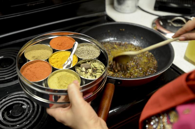 Jasjit Kaur Singh, an Indian chef, cooks kaala channa, a traditional spicy Sikh dish. A psychologist says that children who grow up in cultures with lots of spicy food are taught to like spice early on. Jasjit Kaur Singh, an Indian chef, cooks kaala channa, a traditional spicy Sikh dish. A psychologist says that children who grow up in cultures with lots of spicy food are taught to like spice early on.