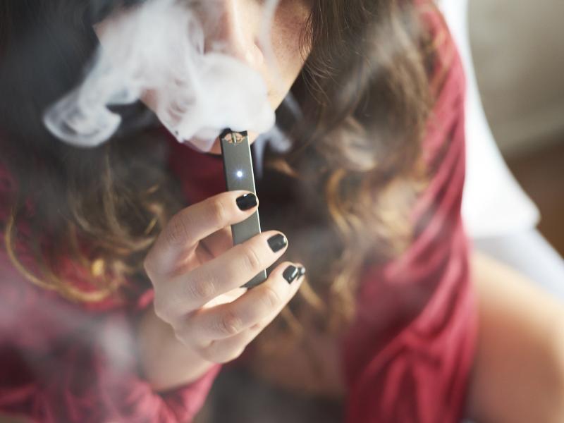 How does nicotine in e-cigarettes affect young brains? Researchers are teasing out answers. Research on young mice and rats shows how nicotine hijacks brain systems involved in learning, memory, impulse control and addiction. How does nicotine in e-cigarettes affect young brains? Researchers are teasing out answers. Research on young mice and rats shows how nicotine hijacks brain systems involved in learning, memory, impulse control and addiction.