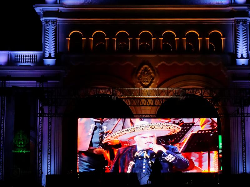 A screen displays the concert of Mexican folk singer Vicente Fernández in Guadalajara, Mexico, in April, when Fernández announced his retirement. A screen displays the concert of Mexican folk singer Vicente Fernández in Guadalajara, Mexico, in April, when Fernández announced his retirement.