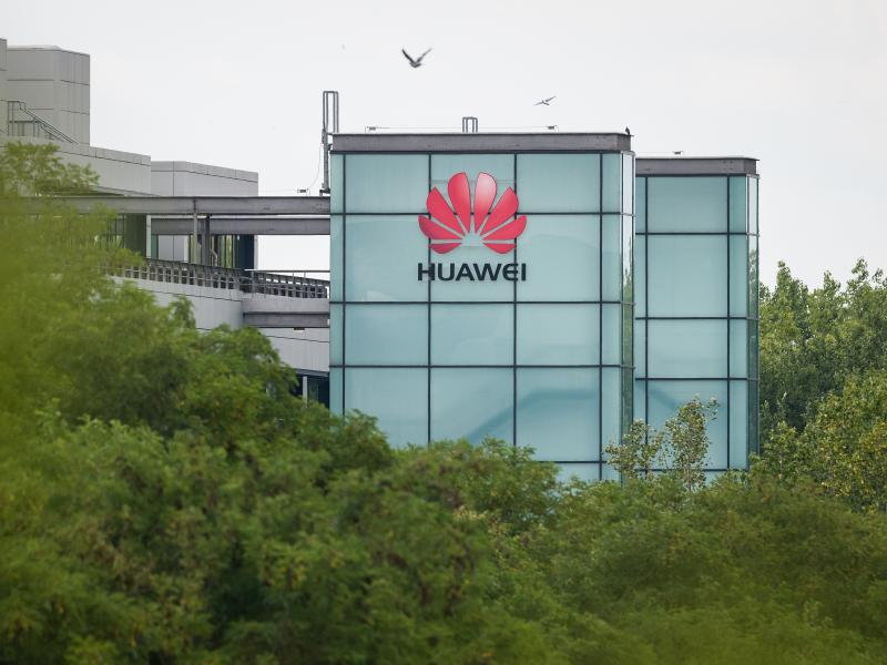 The British government has announced that starting next year, telecommunications companies would be banned from buying Huawei equipment for the U.K.'s 5G network. Existing Huawei equipment will need to be removed by 2027. The British government has announced that starting next year, telecommunications companies would be banned from buying Huawei equipment for the U.K.'s 5G network. Existing Huawei equipment will need to be removed by 2027.