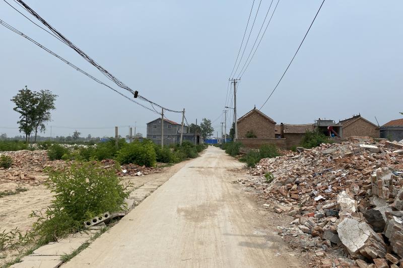 Near Liu's village, Xiguozhuang was the first village in the township of Yanshi, Shandong, to have its houses torn down. Fewer than a dozen homes remain along the village's main road. Near Liu's village, Xiguozhuang was the first village in the township of Yanshi, Shandong, to have its houses torn down. Fewer than a dozen homes remain along the village's main road.