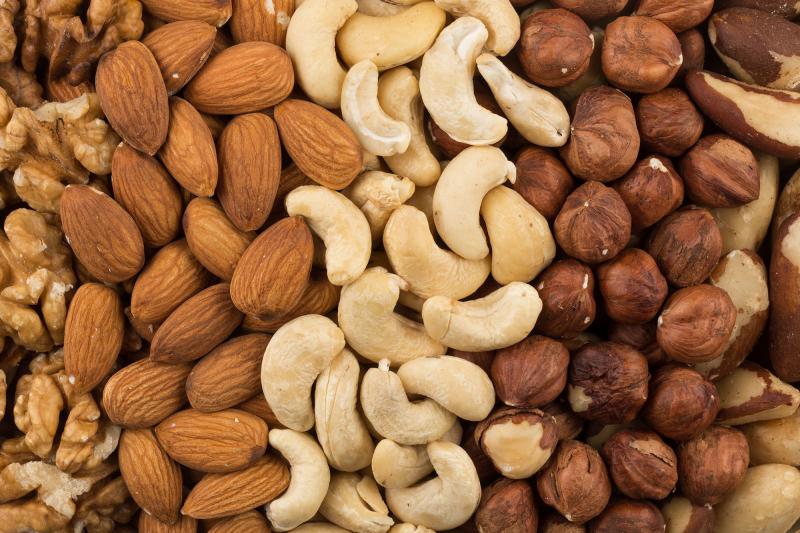 U.S. adults put on about a pound a year on average. But people who had a regular nut-snacking habit put on less weight and had a lower risk of becoming obese over time, a new study finds. U.S. adults put on about a pound a year on average. But people who had a regular nut-snacking habit put on less weight and had a lower risk of becoming obese over time, a new study finds.
