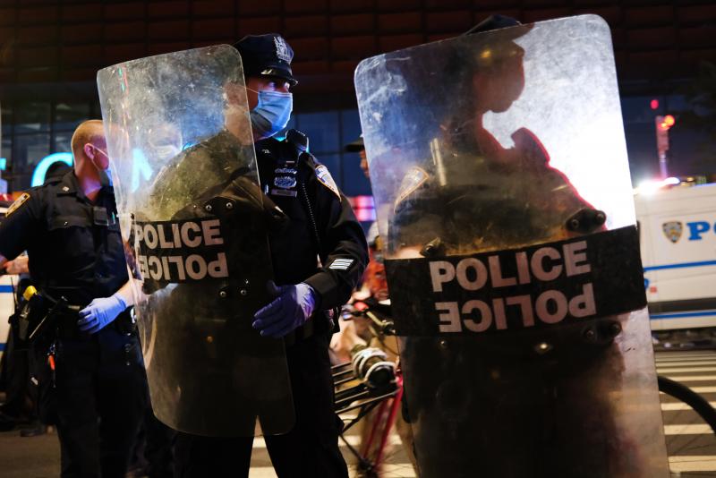 Police confront protesters in front of the Barclays Center in Brooklyn, NY, on May 29, 2020. Police confront protesters in front of the Barclays Center in Brooklyn, NY, on May 29, 2020.