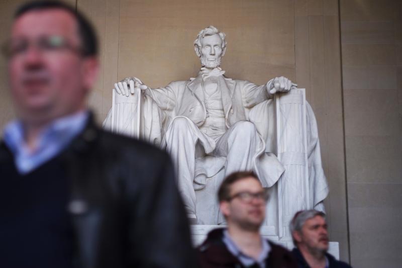 Linguist Geoff Nunberg says that people often use spurious quotations to create a version of Abraham Lincoln that suit a political purpose. Linguist Geoff Nunberg says that people often use spurious quotations to create a version of Abraham Lincoln that suit a political purpose.