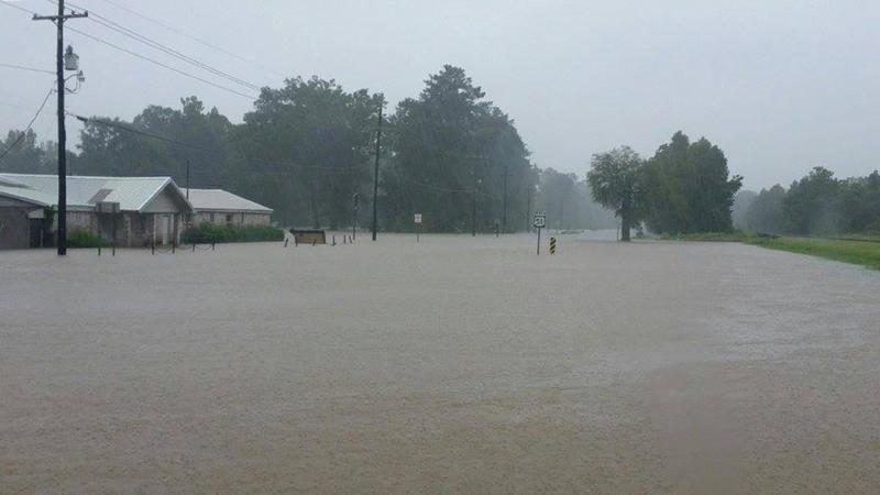 Flooding on U.S. 51 in the Village of Tangipahoa, La. Heavy rains have caused rivers to crest in Louisiana and neighboring Mississippi, closing schools and roads and stranding residents. Flooding on U.S. 51 in the Village of Tangipahoa, La. Heavy rains have caused rivers to crest in Louisiana and neighboring Mississippi, closing schools and roads and stranding residents.