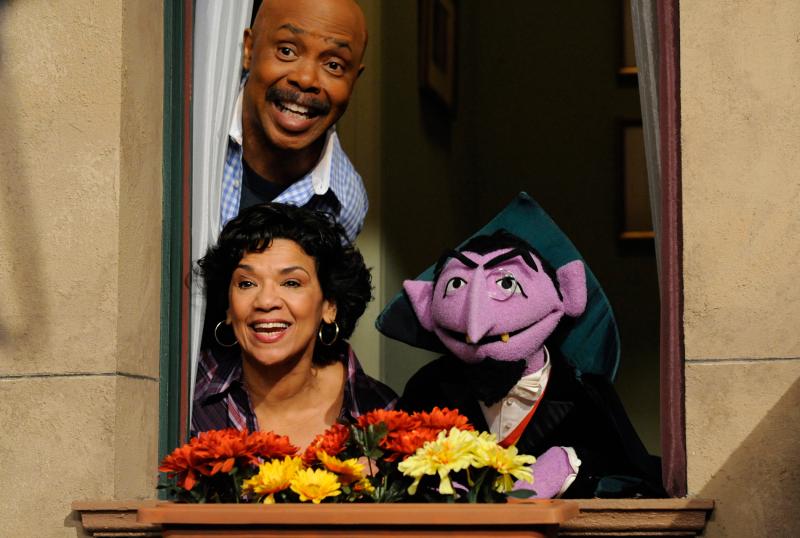 Gordon (played by Roscoe Orman), Maria (played by Sonia Manzano), and The Count on Sesame Street's 42nd season. Manzano is closing out a Sesame Street career that began in 1971. Gordon (played by Roscoe Orman), Maria (played by Sonia Manzano), and The Count on Sesame Street's 42nd season. Manzano is closing out a Sesame Street career that began in 1971.