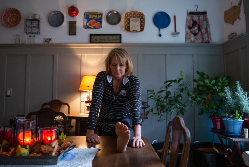 To deal with chronic pain, Pamela Bobb's morning routine now includes stretching and meditation at home in Fairfield Glade, Tenn. Bobb says this mind-body awareness intervention has greatly reduced the amount of painkiller she needs. To deal with chronic pain, Pamela Bobb's morning routine now includes stretching and meditation at home in Fairfield Glade, Tenn. Bobb says this mind-body awareness intervention has greatly reduced the amount of painkiller she needs.