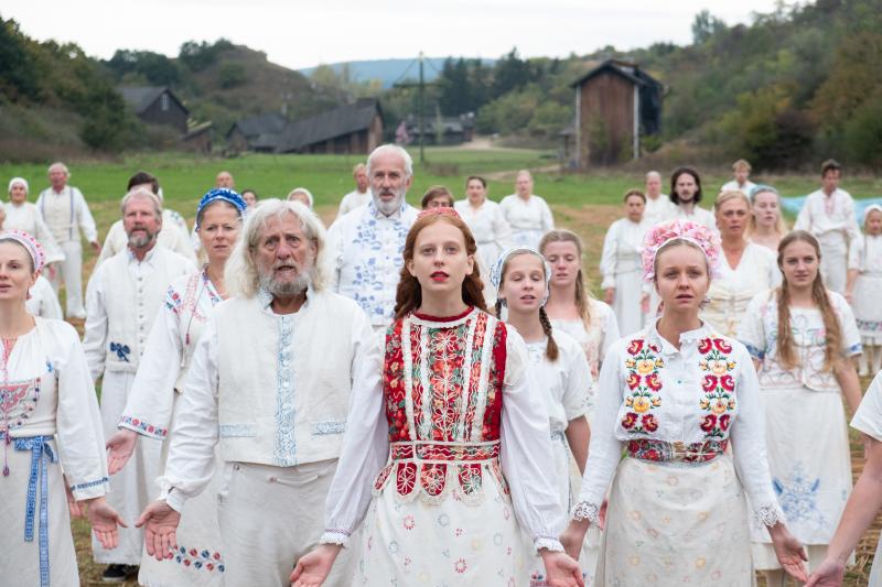 Loss, grief and emotional neglect all play a role in Midsommar â a haunting thriller about an American couple attending a mysterious festival in the Swedish countryside. Loss, grief and emotional neglect all play a role in Midsommar â a haunting thriller about an American couple attending a mysterious festival in the Swedish countryside.