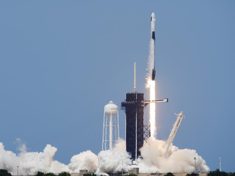 A SpaceX Falcon 9, with NASA astronauts Doug Hurley and Bob Behnken in the Dragon crew capsule, lifts off from Pad 39A at the Kennedy Space Center in Cape Canaveral, Fla., on Saturday. A SpaceX Falcon 9, with NASA astronauts Doug Hurley and Bob Behnken in the Dragon crew capsule, lifts off from Pad 39A at the Kennedy Space Center in Cape Canaveral, Fla., on Saturday.