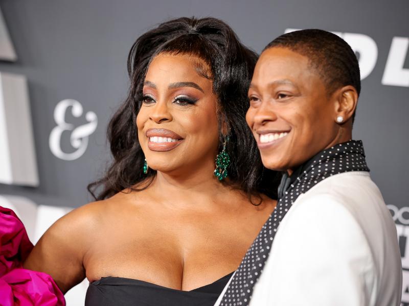 Niecy Nash and Jessica Betts are the first same-sex couple to be featured on the cover of Essence. Niecy Nash and Jessica Betts are the first same-sex couple to be featured on the cover of Essence.