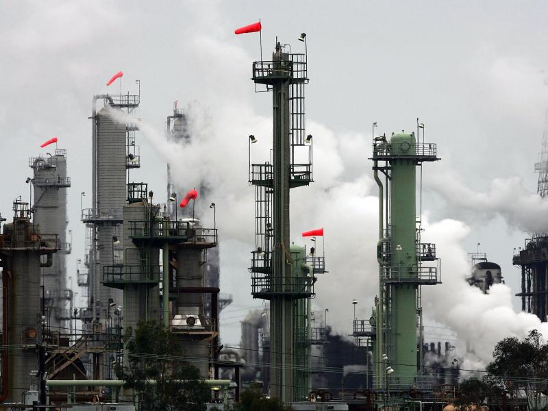 Chevron's El Segundo Refinery is just one of many in the Los Angeles area that must stock up on workers during fast turnaround projects. Chevron's El Segundo Refinery is just one of many in the Los Angeles area that must stock up on workers during fast turnaround projects.