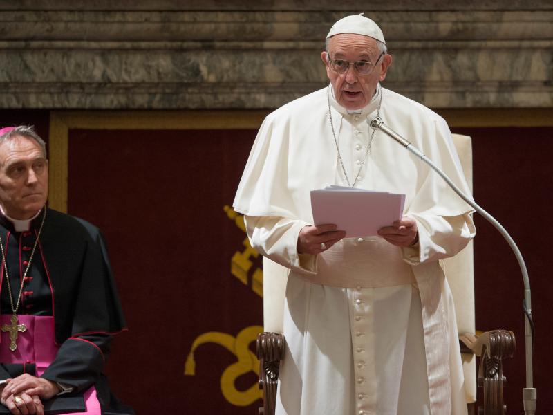 Pope Francis urges abusive priests to Pope Francis urges abusive priests to
