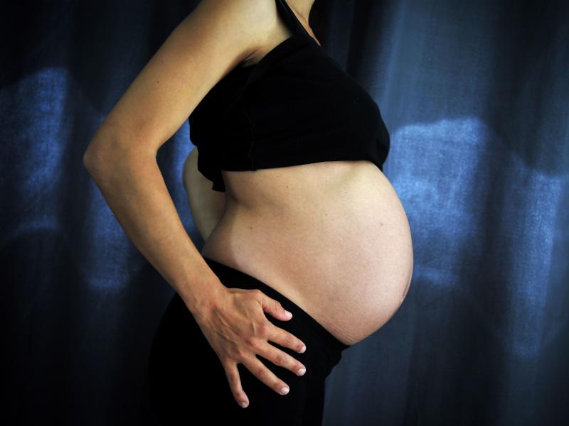 Inducing labor at 39 weeks may involve IV medications and continuous fetal monitoring. But if the pregnancy is otherwise uncomplicated, mother and baby can do just fine, the latest evidence suggests. Inducing labor at 39 weeks may involve IV medications and continuous fetal monitoring. But if the pregnancy is otherwise uncomplicated, mother and baby can do just fine, the latest evidence suggests.